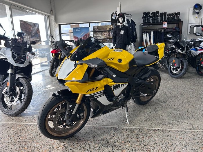 2016 Yamaha YZF-R1 YELLOW