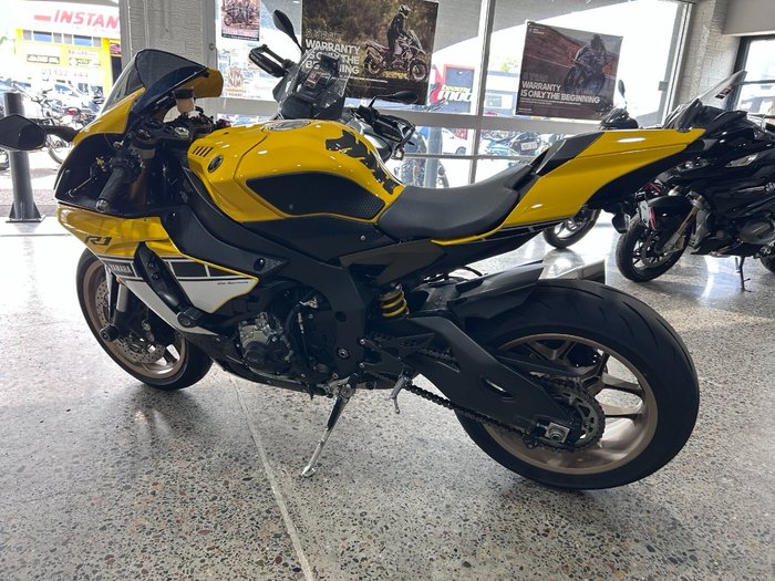 2016 Yamaha YZF-R1 YELLOW