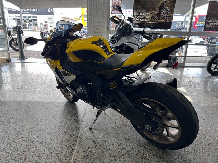 2016 Yamaha YZF-R1 YELLOW