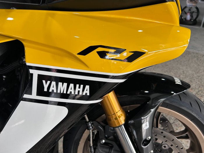 2016 Yamaha YZF-R1 YELLOW