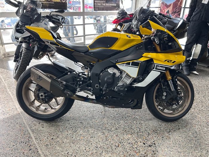 2016 Yamaha YZF-R1 YELLOW