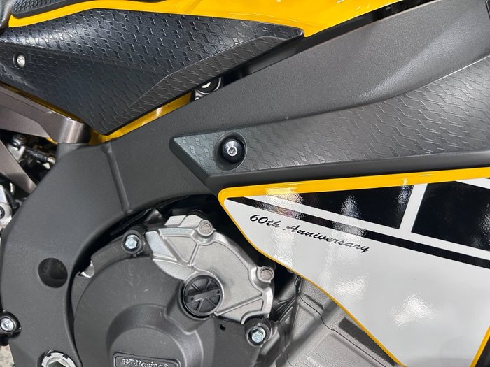 2016 Yamaha YZF-R1 YELLOW