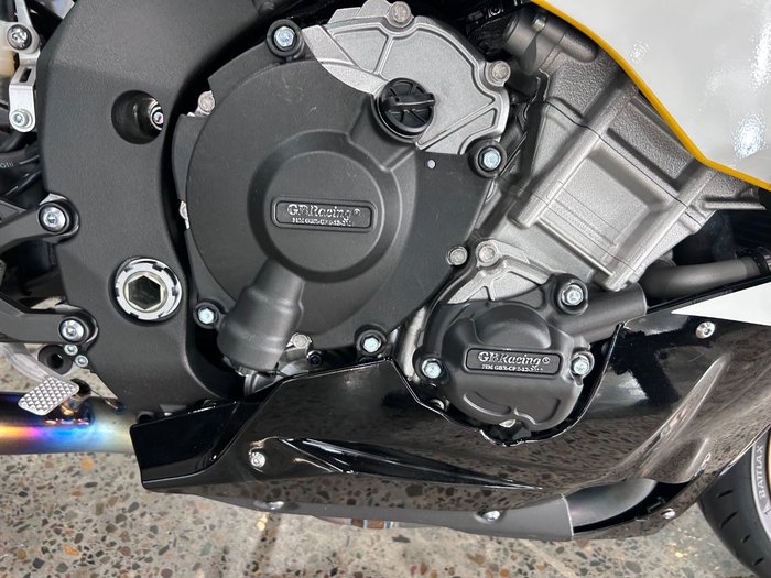 2016 Yamaha YZF-R1 YELLOW