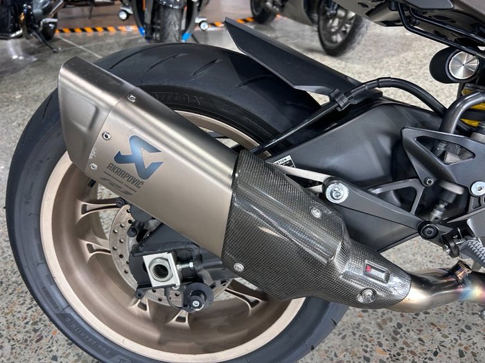 2016 Yamaha YZF-R1 YELLOW