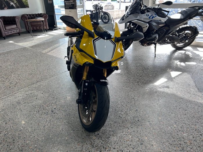 2016 Yamaha YZF-R1 YELLOW