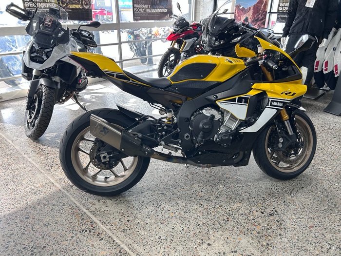 2016 Yamaha YZF-R1 YELLOW