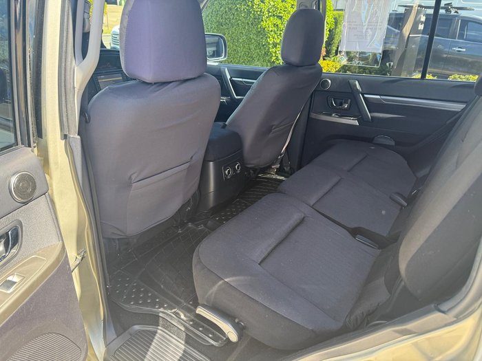 2012 Mitsubishi Pajero GLX