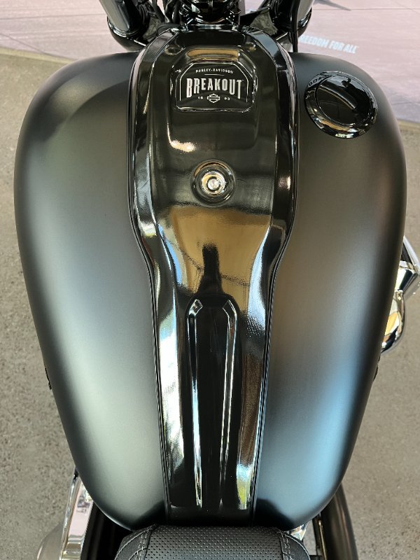 2023 Harley-davidson FXBR BREAKOUT (117) Black Denim