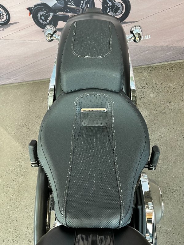 2023 Harley-davidson FXBR BREAKOUT (117) Black Denim