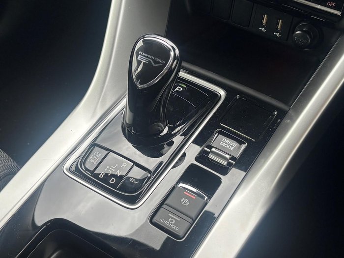 2024 Mitsubishi Eclipse Cross PHEV ES