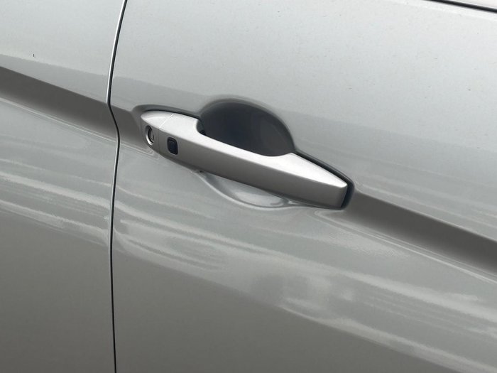 2024 Mitsubishi Eclipse Cross PHEV ES