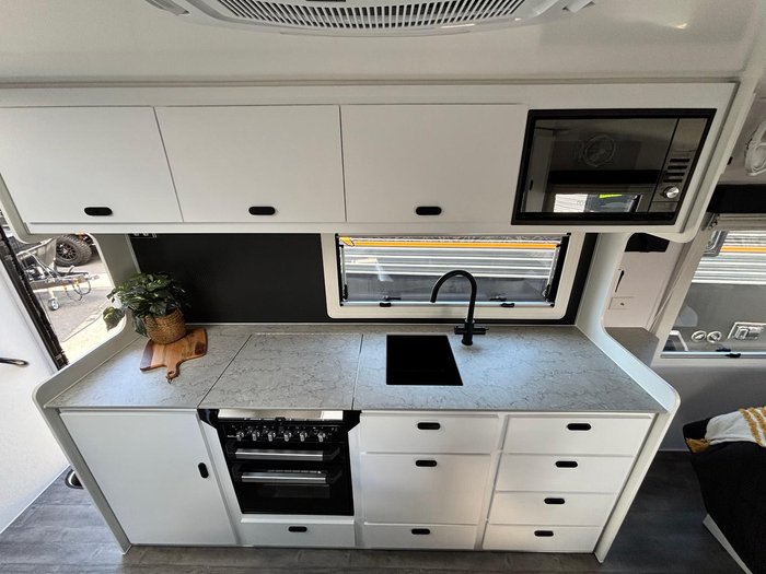 2025 JB Caravans Scorpion Sting 21'6