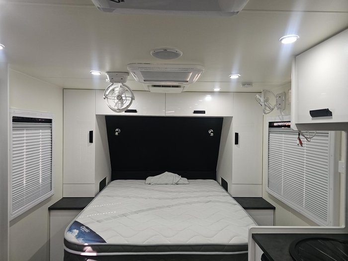 2023 VICTORY CARAVANS 21 FAMILY BUNK OFFROAD