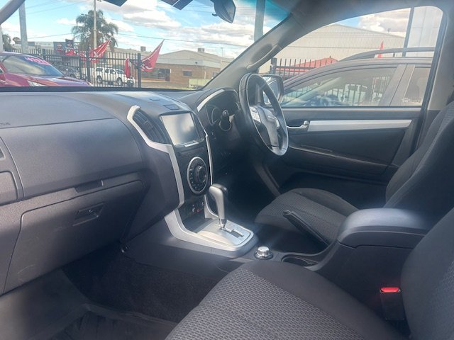 2016 ISUZU MU-X