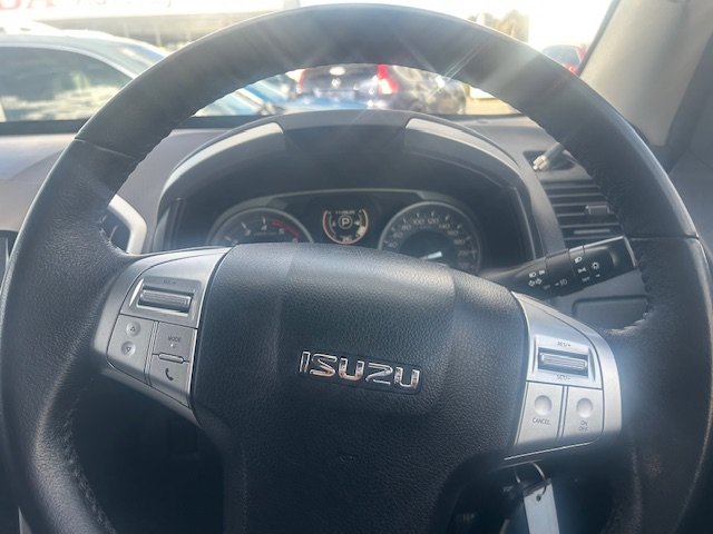 2016 ISUZU MU-X