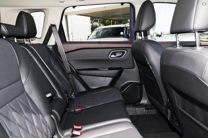 2025 Nissan X-TRAIL Ti-L e-POWER T33 MY25 Four Wheel Drive Ivory Pearl / Black Roof