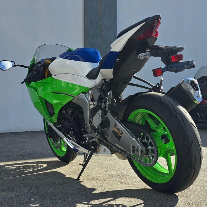 2024 Kawasaki Ninja ZX-6R 40th Anniversary Edition Ninja Green