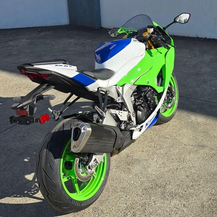2024 Kawasaki Ninja ZX-6R 40th Anniversary Edition Ninja Green
