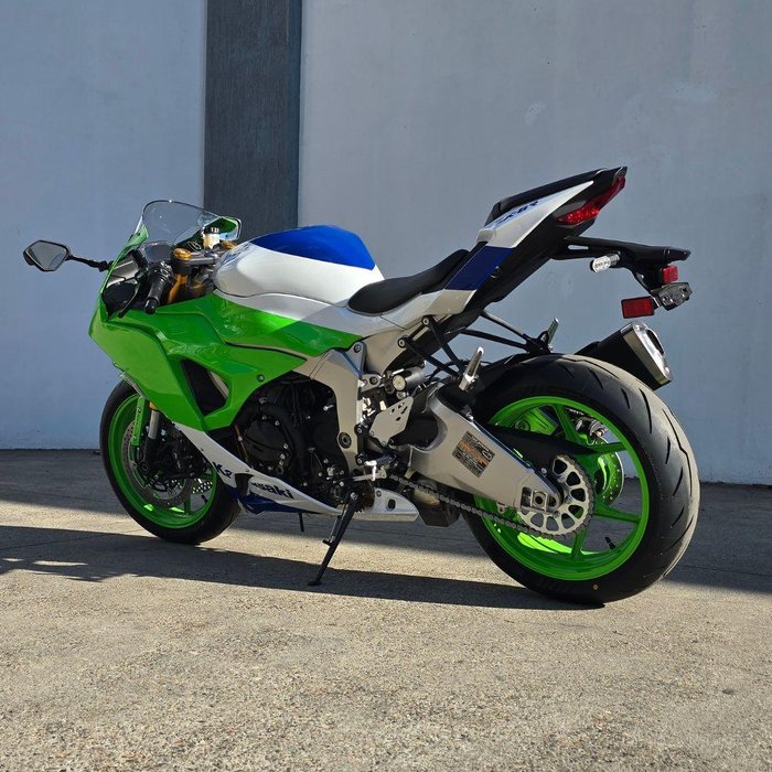 2024 Kawasaki Ninja ZX-6R 40th Anniversary Edition Ninja Green