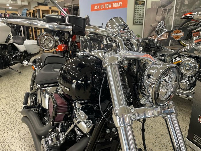 2025 Harley-Davidson Breakout 117 (FXBR) Softail Black