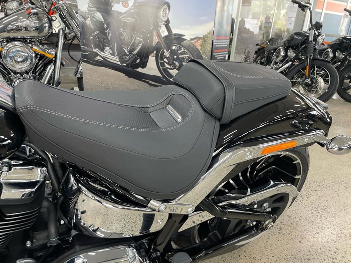 2025 Harley-Davidson Breakout 117 (FXBR) Softail Black