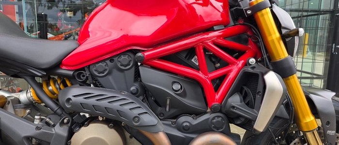 2015 DUCATI MONSTER 1200S RED