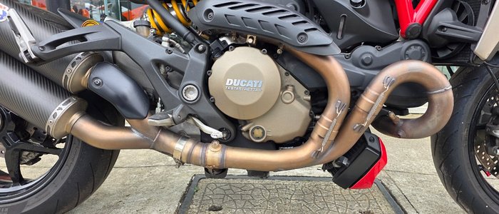 2015 DUCATI MONSTER 1200S RED