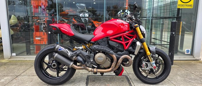 2015 DUCATI MONSTER 1200S RED