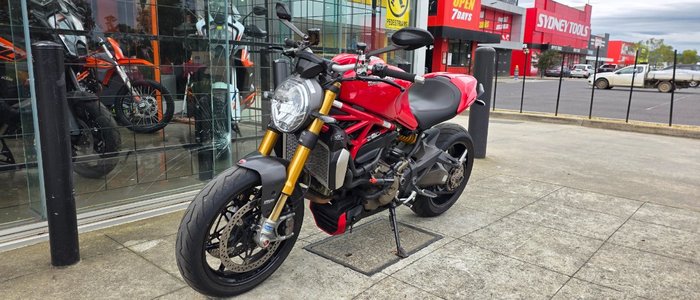 2015 DUCATI MONSTER 1200S RED