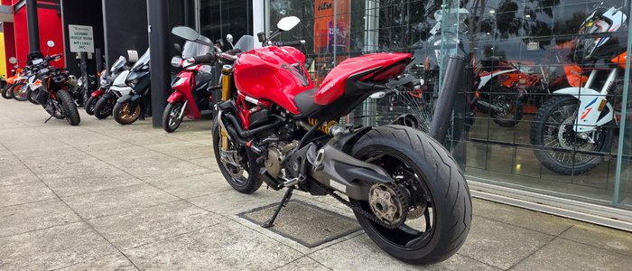2015 DUCATI MONSTER 1200S RED