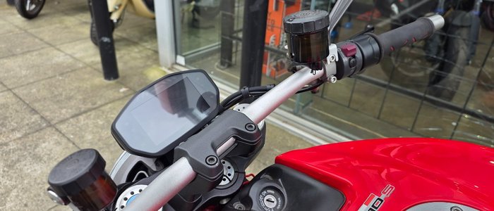 2015 DUCATI MONSTER 1200S RED