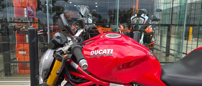 2015 DUCATI MONSTER 1200S RED