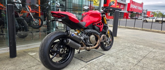 2015 DUCATI MONSTER 1200S RED