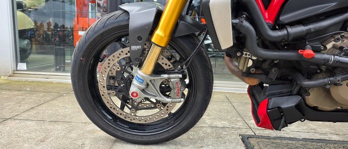 2015 DUCATI MONSTER 1200S RED