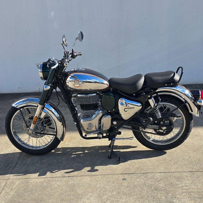 2025 Royal Enfield Classic 350 Chrome Classic 350 Green