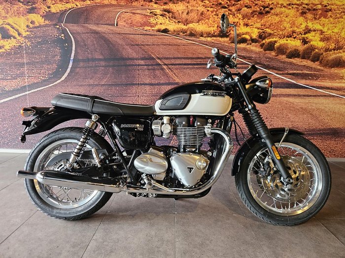 2025 Triumph Bonneville T120 Bonneville White