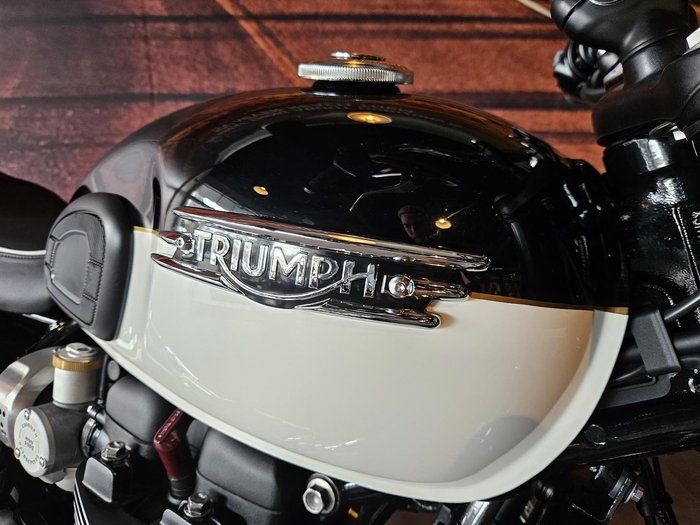 2025 Triumph Bonneville T120 Bonneville White