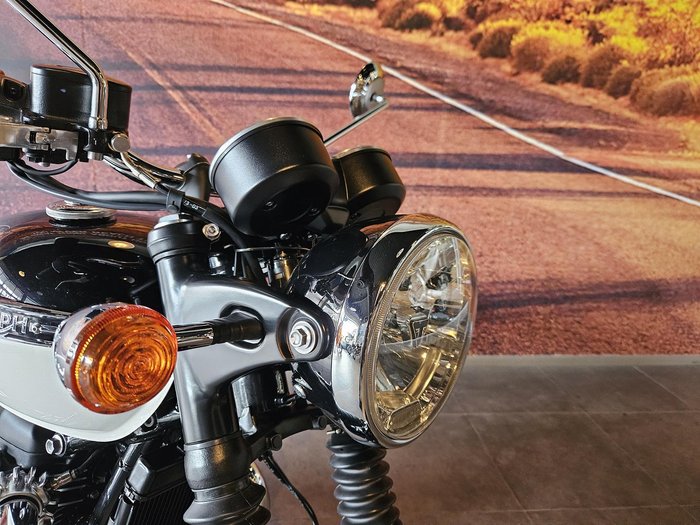 2025 Triumph Bonneville T120 Bonneville White