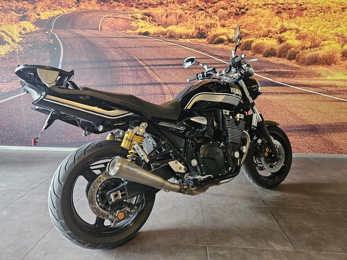2013 Yamaha XJR1300 XJR Black