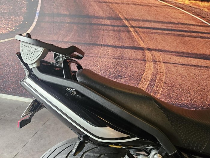 2013 Yamaha XJR1300 XJR Black