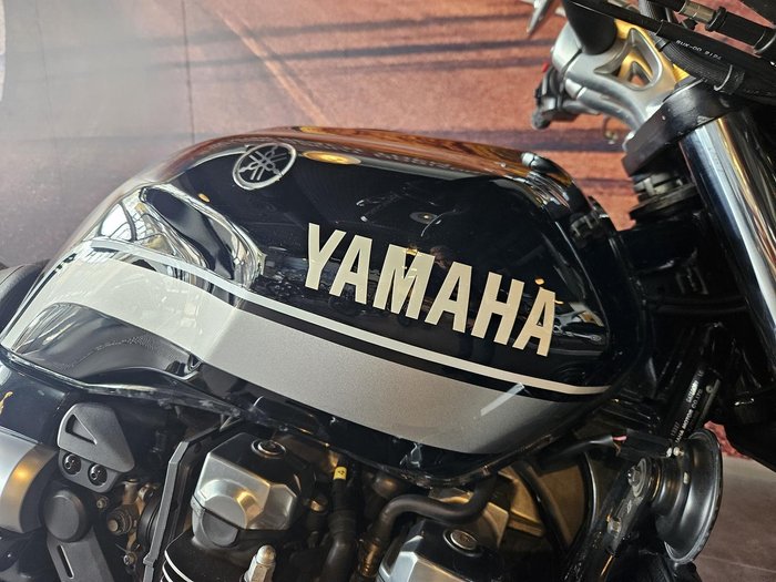 2013 Yamaha XJR1300 XJR Black