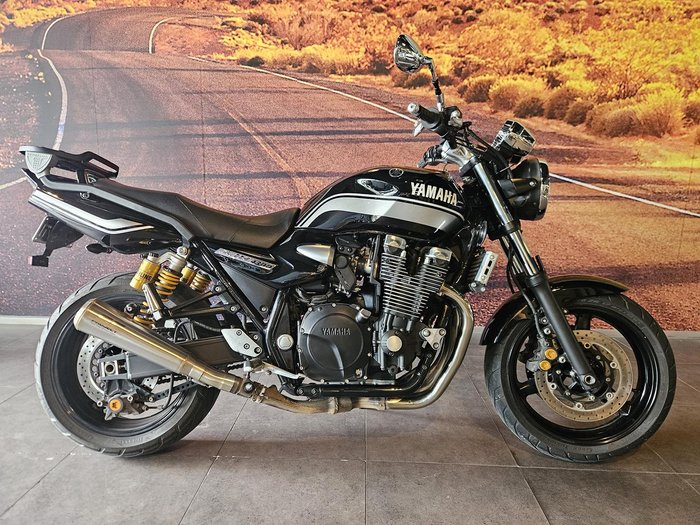 2013 Yamaha XJR1300 XJR Black