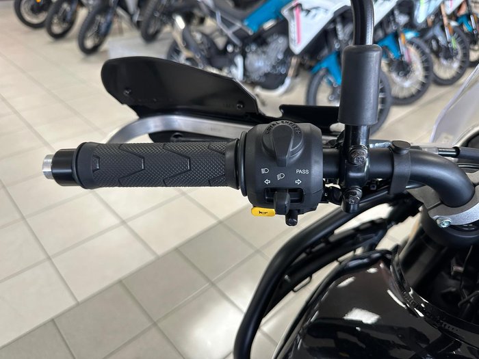 2024 Royal Enfield Himalayan 450 Himalayan Black