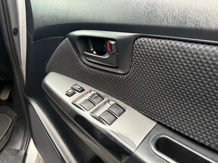 2015 Toyota Hilux SR5 KUN26R MY14 4X4 Dual Range Silver Sky