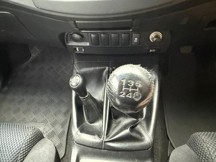 2015 Toyota Hilux SR5 KUN26R MY14 4X4 Dual Range Silver Sky