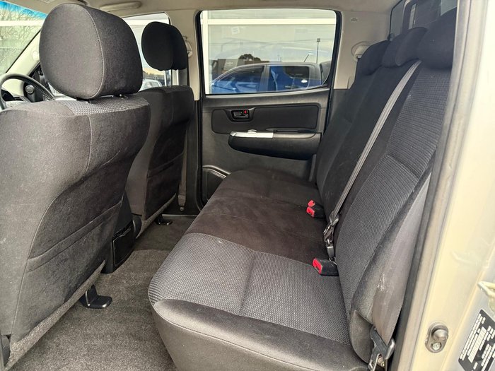 2015 Toyota Hilux SR5 KUN26R MY14 4X4 Dual Range Silver Sky