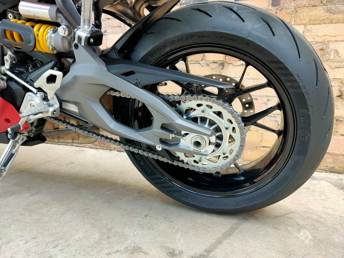 2025 DUCATI PANIGALE V2 ROAD RED