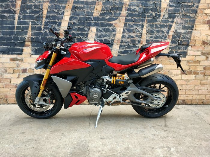 2025 DUCATI STREETFIGHTER V2 S ROAD RED