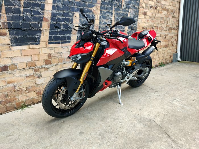 2025 DUCATI STREETFIGHTER V2 S ROAD RED