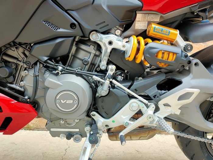 2025 DUCATI STREETFIGHTER V2 S ROAD RED